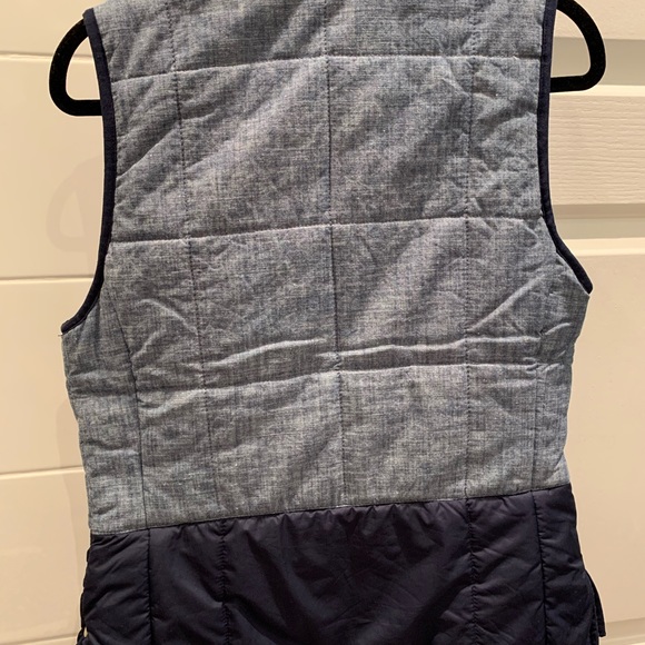 Tommy Hilfiger women’s puffer vest jacket - Picture 2 of 9